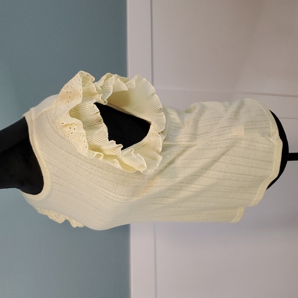 Hem and Thread Pointelle Ruffle Top L - Picture 4 of 11